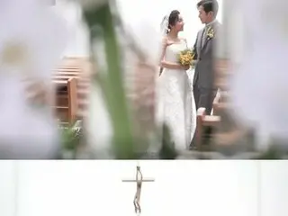 프로 골퍼 이보미, 남편 배우 이완과의 결혼 1 주년을 맞아 결혼식 사진을 공개했다. .