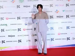 Jung Yong Hwa(CNBLUE), 'KCON JAPAN 2024' 레드카펫 행사에 참가하는 모습.