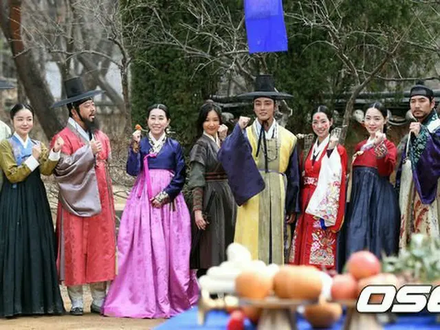 TV Korea TV Series ”Taiko - Drawing Love”, released the shooting scene. ActorYoon Si Yoon, Joo SangW