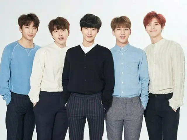 Fans' interest concentrates on B1A4 and WM entertainment's re-contract.