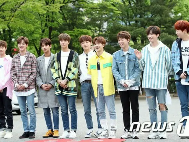 UNB, arriving to work. ”Music Bank” rehearsal. Seoul Yeouido.