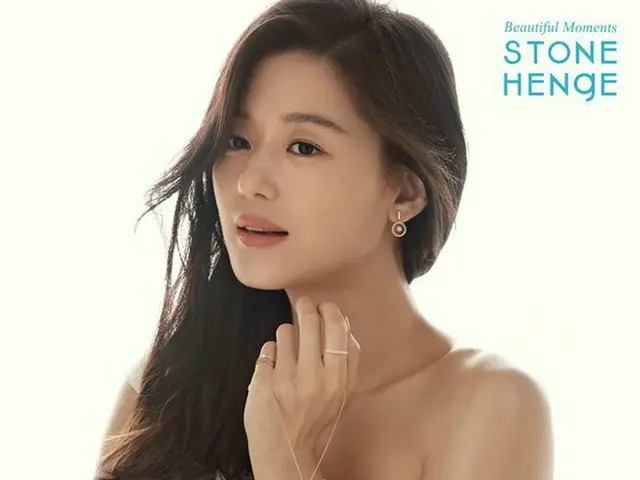 Actress Jun Ji Hyun, released pictures. Jewelry brand ”STONEHENgE”.