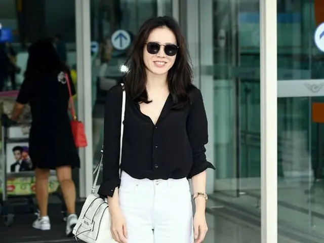 Actress Son Ye Jin, TV Series ”Wonderful older sister who treats you well”departure to Japan for awa
