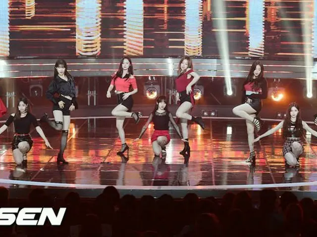 UNI.T, SBS MTV ”The Show” appeared.