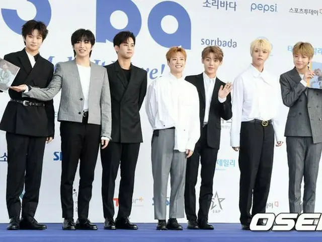 UNB, appeared on Blue Carpet at ”2018 SORIBADA BEST K-MUSIC AWARDS”. Two of themembers who could not