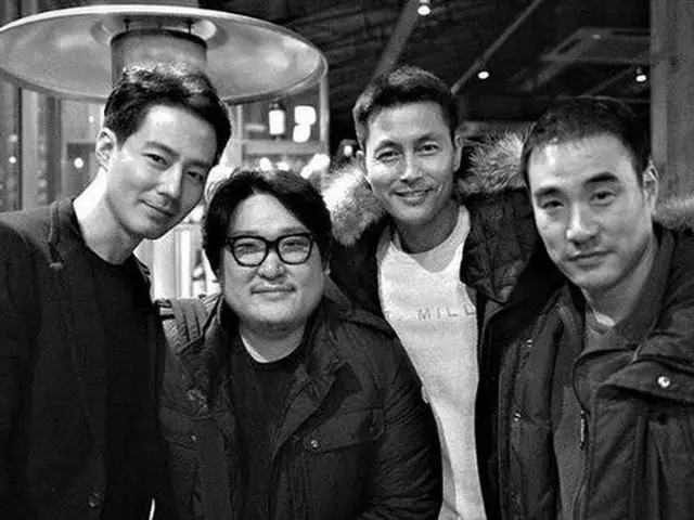 Director of The King Han Jerim, updated SNS. A memorial shot with Jo In Sung,Jung Woo Sung, Bae Seon