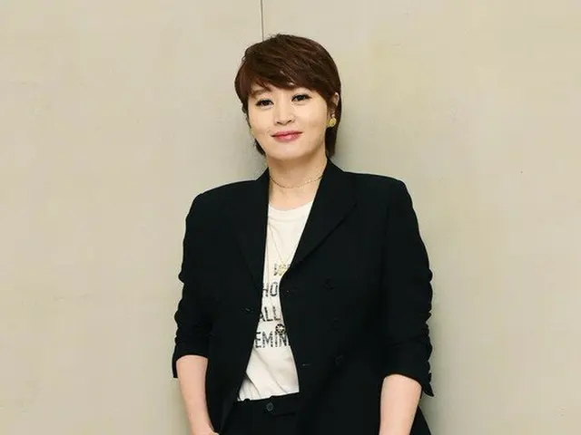 Actress Kim Hye Soo, DIOR 2017 Spring / Summer collection attended the pop-upstore open memorial eve