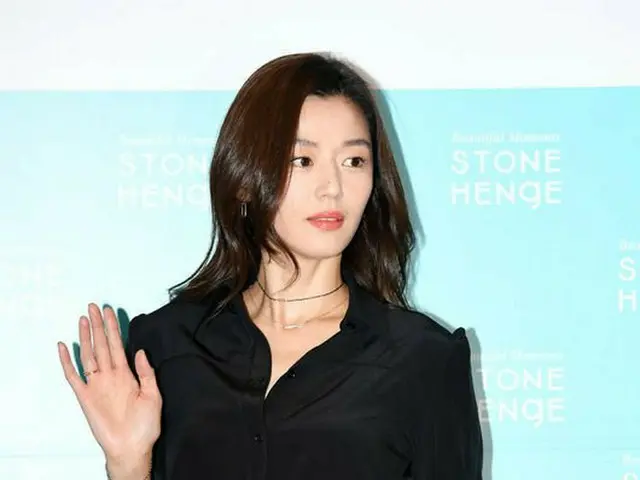 Actress Jun Ji Hyun attended a jewelry brand photo event held at LotteDepartment Store.