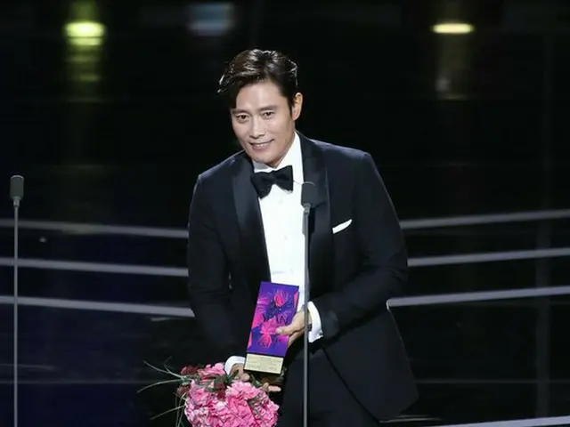Actor Lee Byung Hun, awarded the Grand Prize at ”2018 APAN STAR AWARDS”.