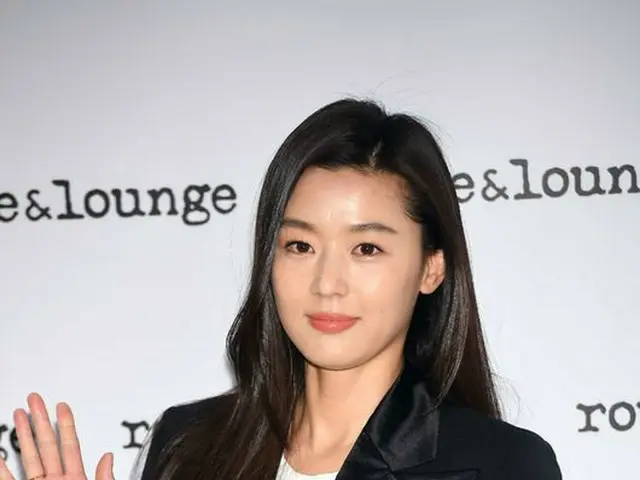Actress Jun Ji Hyun attended the ”rouge & lounge” new product release event.