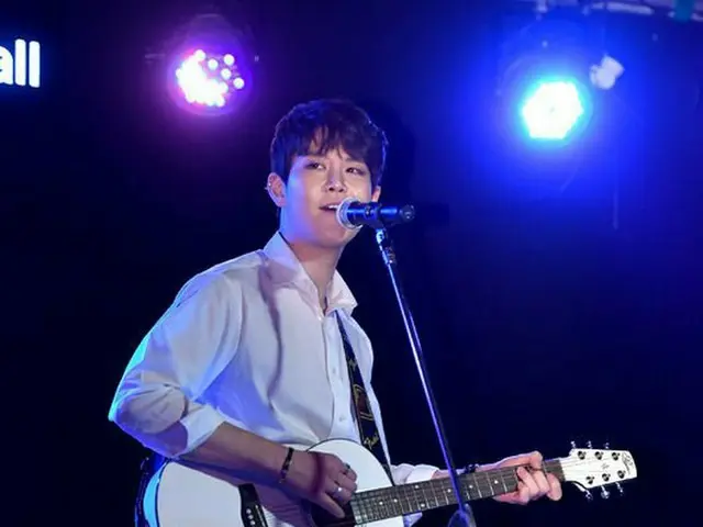 Hanbiol from Ledapple, holding a new song ”what Love” showcase.