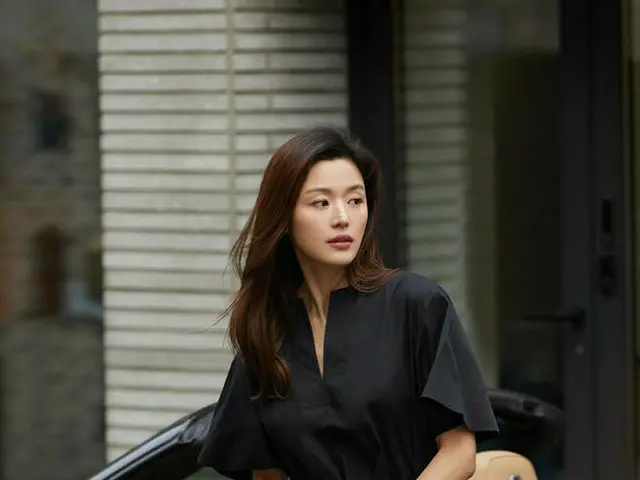 Actress Jung JI HYOON, released pictures. . Moth