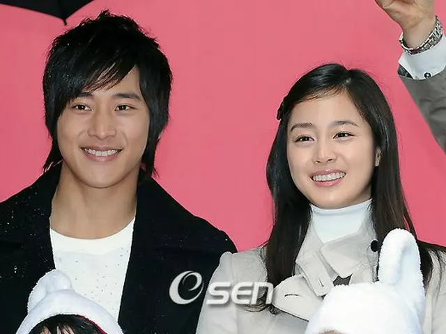 “Kim Tae Hee 's younger brother” actor Lee Wan, Arai is in both Japan andKorea. . ● Married to profe