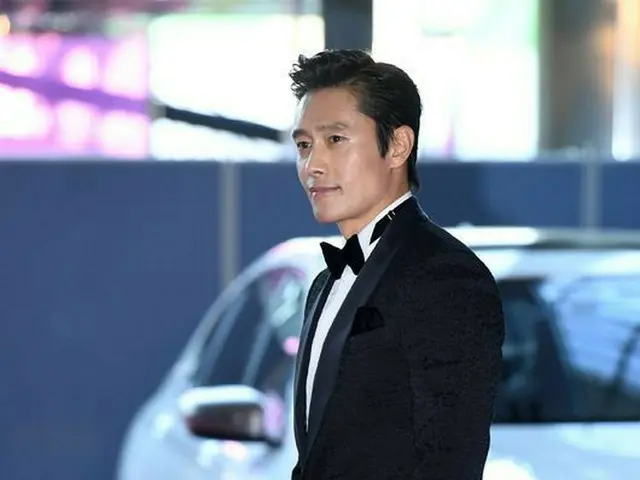 Actor Lee Byung Hun, participating in the red carpet. The 53rd ”Pekesan ArtGrand Prize”.