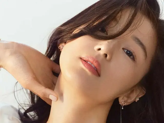 Actress Jung JIHYO, released pictures. Jewelry brand ”STONEHENGE”. . .