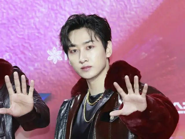 SUPER JUNIOR 은혁, 신종 코로나 바이러스의 확산 방지를 위해 1 억원을 추가 기부 한 이유를 방송에서 밝혀 화제가되었다. .  ● 4