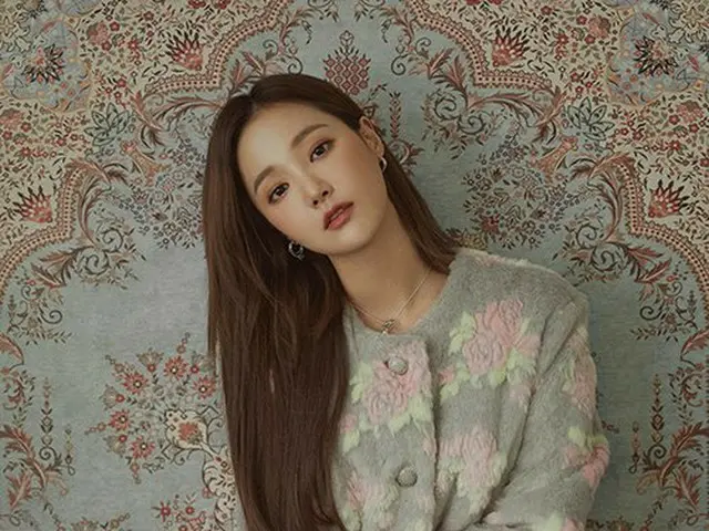 원래 MOMOLAND 연우 화보 공개. .