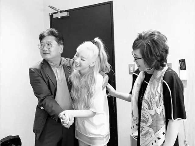 소녀 시대 태연, 아버지 사망 후 4 일 만에 SNS에서 팬 주셔서 감사합니다. .  ● 2020 년 3 월 9 일 나에게 많은 축하와 위로를 