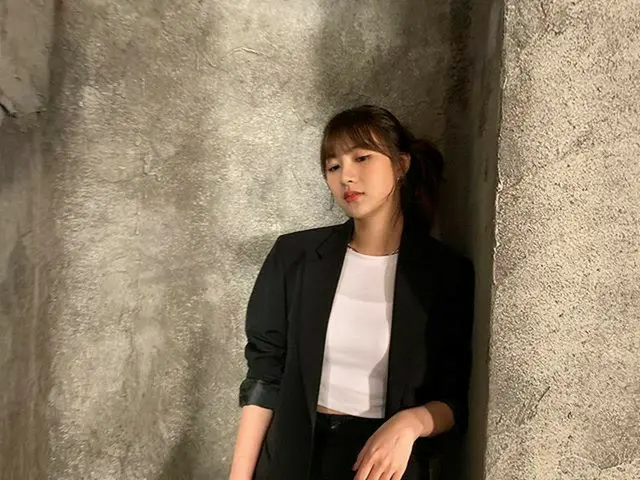 【g公式】Apink_ハヨン（HaYoung）、수트빵<br><br>photo by marcellasne_　 