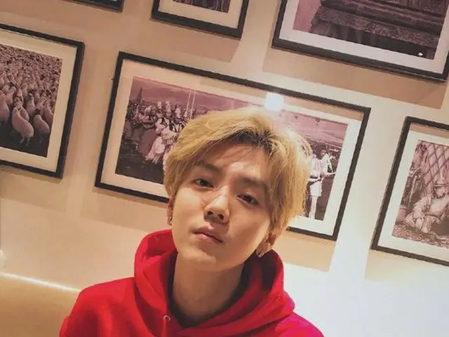 중국 여배우 쿠안 샤오톤 교제중인 EXO 출신 LUHAN의 생일을 축하합니다. .