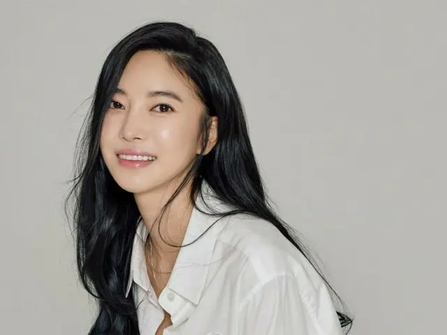 NS Yunji, actress released his first profile picture as Kim Yoonji.