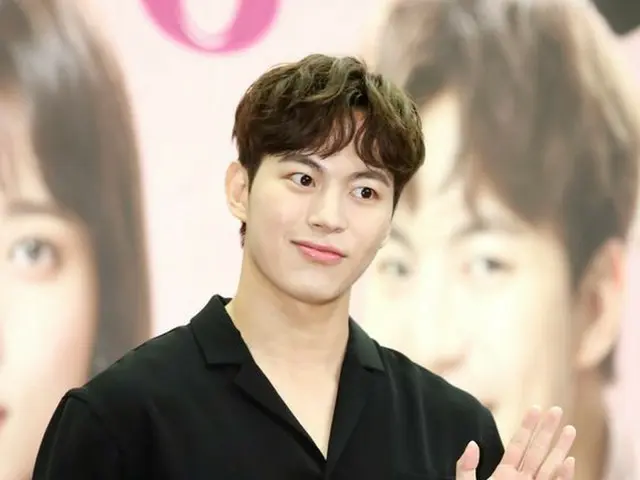 VIXX 홍빈 연예 활동을 중단 할 것을 발표했다. .