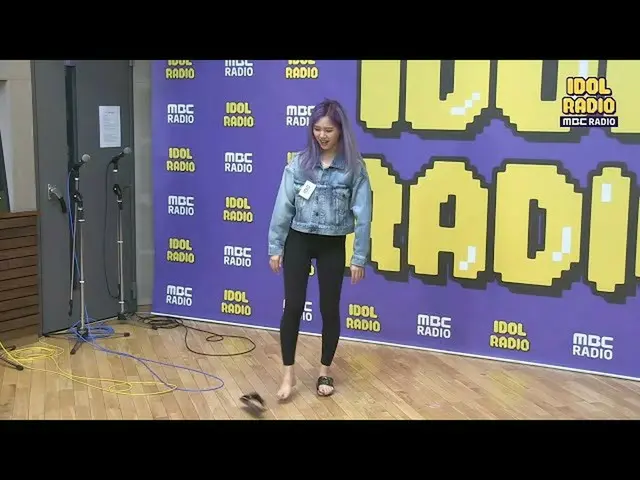 【公式mbk】[IDOL RADIO] 미미&지호의 한 발짝 두 발짝 미션! ＂슬리퍼 너무 아퍼♨＂ 20200507  