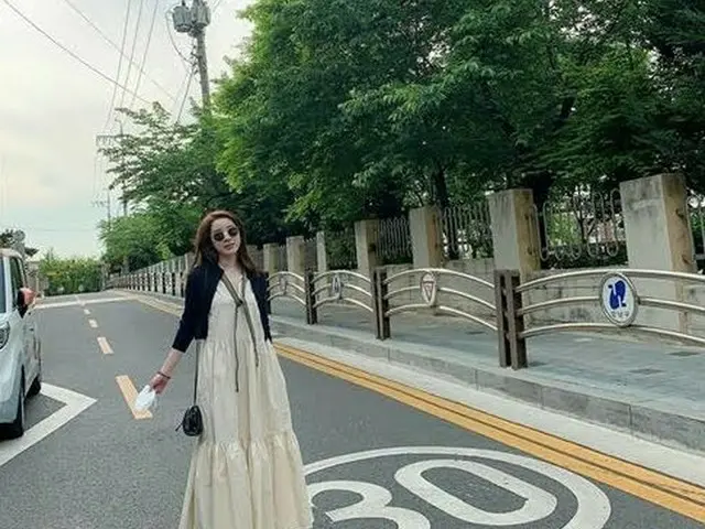 가수 서인영, SNS에 차도를 횡단하는 사진을 게재 소동하게 사과드립니다. .