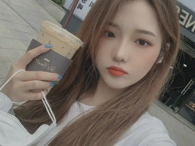【t公式】fromis_9、[#지선] 보슬비가 오네요🌫🌧💦☔️💧<br><br>#비올땐 #gam_sun_list