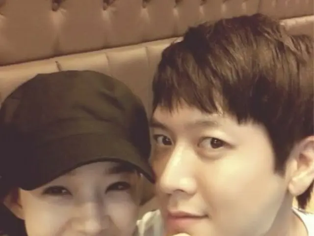 배우 조현재 & 박민정 부부, 7 년 전 연인 시대의 밀착 샷 공개. .