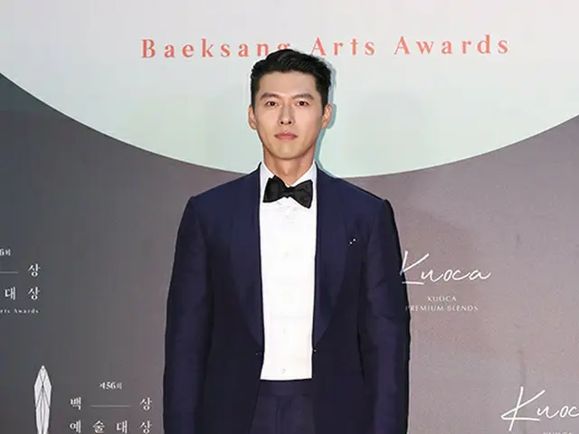 배우 현빈 _ & 황정민, 영화 '협상'의 촬영을 위해 13 일 전세기 편으로 요르단에 갈 밝혔다. .