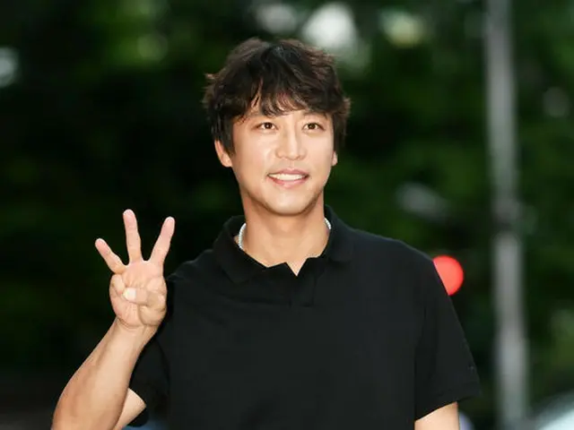 '사랑의 불시착'출연 배우 오만석 신종 코로나 감염자와 접촉 검사. . 내일 (21 일) 오전에 결과가 나올 예정이다.