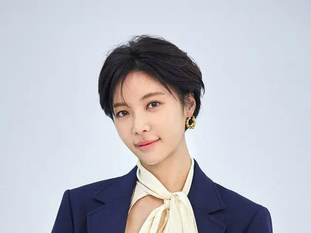 Actress Hwang Jung Eum announces divorce.
