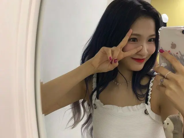 【t公式】체리블릿、[#레미 #REMI] 룰렛!오늘도 수고많았어요 😉👍잘자용😪💤🌝#CherryBullet #체리블렛