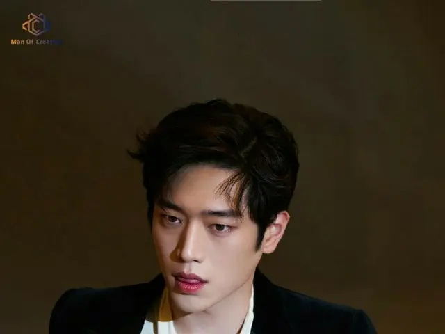 #서강준 화보 촬영 모습이 한국에서 화제. .