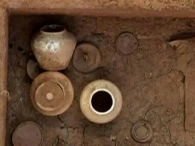 '공주의 화장품'가 한국에서 화제. ● 2016 년 "화효뿌 공주 '의 무덤이 발굴. 사극 드라마 '이산'의 고집 왕 '영조'의 딸. 이서진의 