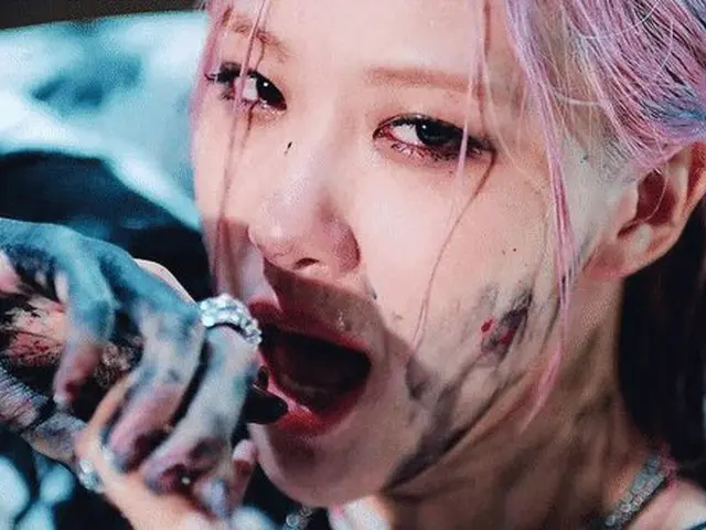 #BlackPink 로제 '연기력'이 화제. ● '가창력'은 이미 유명했지만 이번 컴백으로 '연기력'도 호평. ● 오늘 발표 "Lovesick 