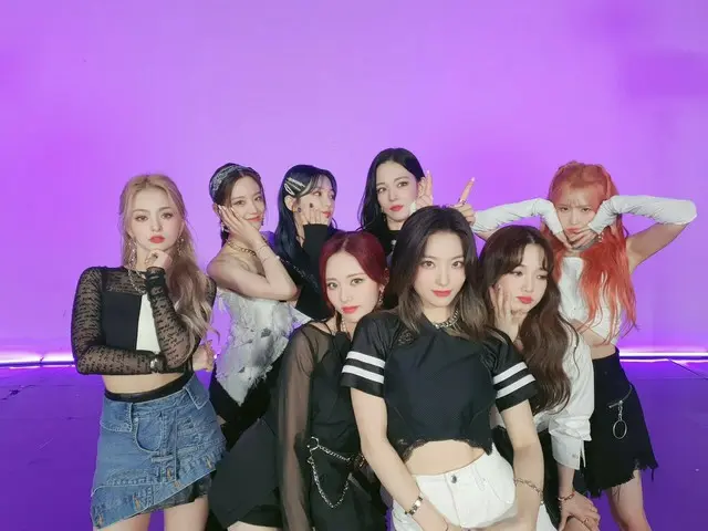 【t公式】프로미스나인、[💌#프로미스나인] So Hot 했던 프롬이들의 릴레이 댄스❣ 선배님들의 대표곡을 커버할 수 있어 감사하고 즐거웠던 시간