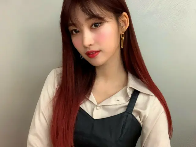 【t公式】에버글로우、[#시현] 오늘은 가을가을 션쇼!♡ 차분해보이구 좋아요😄 포에버 생각은?><