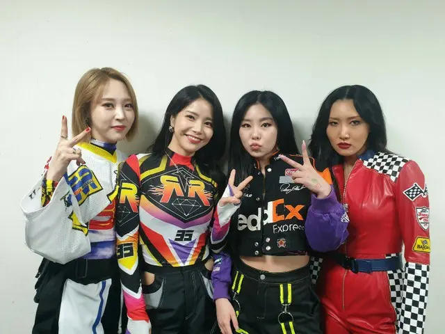 【t公式】마마무、[#마마무]<br><br>잠시 후 3시 40분, 우리 무무 여러분<br>MBC에서 방송되는 '2020 Live in<br>DMZ