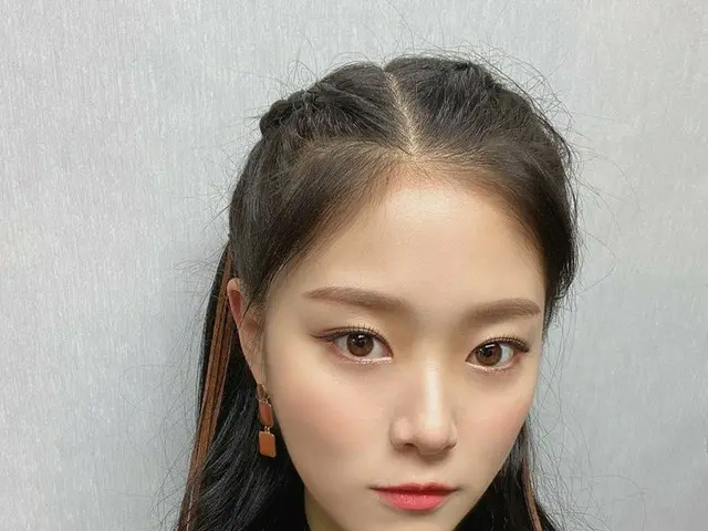 【t公式】이달의 소녀（ Loona）、잠시 후 오후 3시 30분(KST) MBC에서 방송되는 2020 Live in DMZ에서 가을로 물든 'Wh