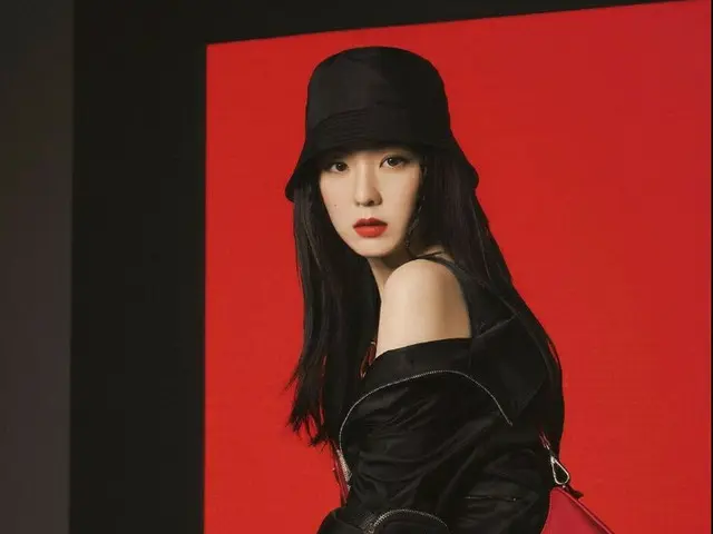 대사를 맡고있는 Red Velvet 아이린에 이어 _EXO 찬열까지 소동이 현재 힘든 PRADA. .