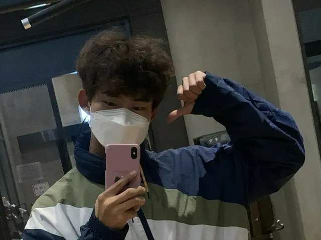 【T公式】투피엠_テギョン、중기형이 통크게 빈센조팀에 쏜 코닥! 그럼 오늘의 택돌이는 사라져용~~🐱