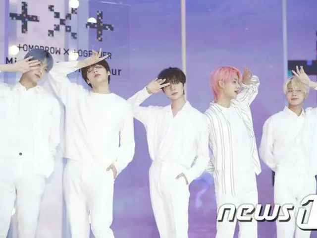 TOMORROW X TOGETHER (TXT), 코로나 검사 실시. "보니하니"출연자 농후 접촉자. .