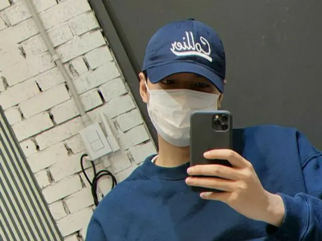Actor Lee Min Ho updates SNS. It's a handsome guy who can't hide it even in ahat and mask.