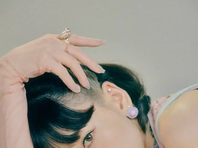 태연 (소녀 시대) 오늘 새 앨범 'What Do I Call You'발표. .