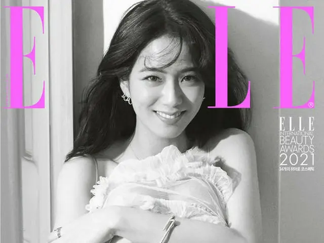 BLACKPINK JISOO 화보 & 인터뷰 공개. ELLE. "데뷔 4 년이지만, 연습생 시절을 포함하면 10 년 가까운 시간을 하나의 목표를