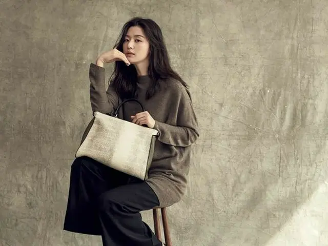 Actress Jun Ji Hyun, released pictures. Image ②