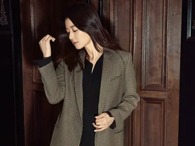 Actress Jun Ji Hyun, released pictures. Fashion brand MICHAA.