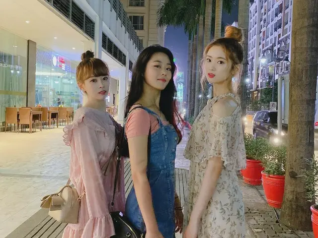 【t公式】체리블릿、[#보라 #BORA] 🍒💜 <br>나두 막내즈 할래..🤓<br><br>#CherryBullet #체리블렛